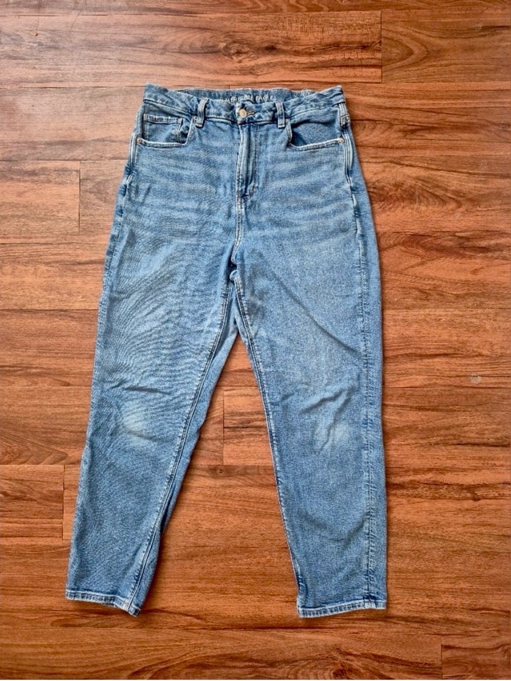 American Eagle Outfitters High-Rise Light Blue Mom Jeans